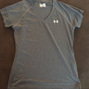 Under Armour semi-fitted workout top
